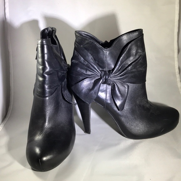 Gianni Bini Black Leather Ankle Boots Size 7.5M - Picture 1 of 8